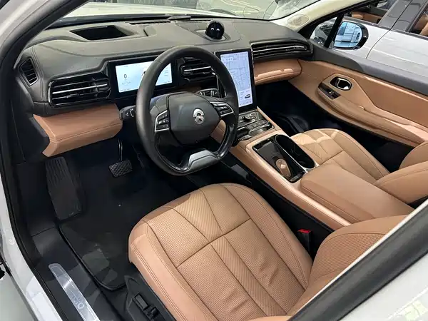 NIO ES8 2018