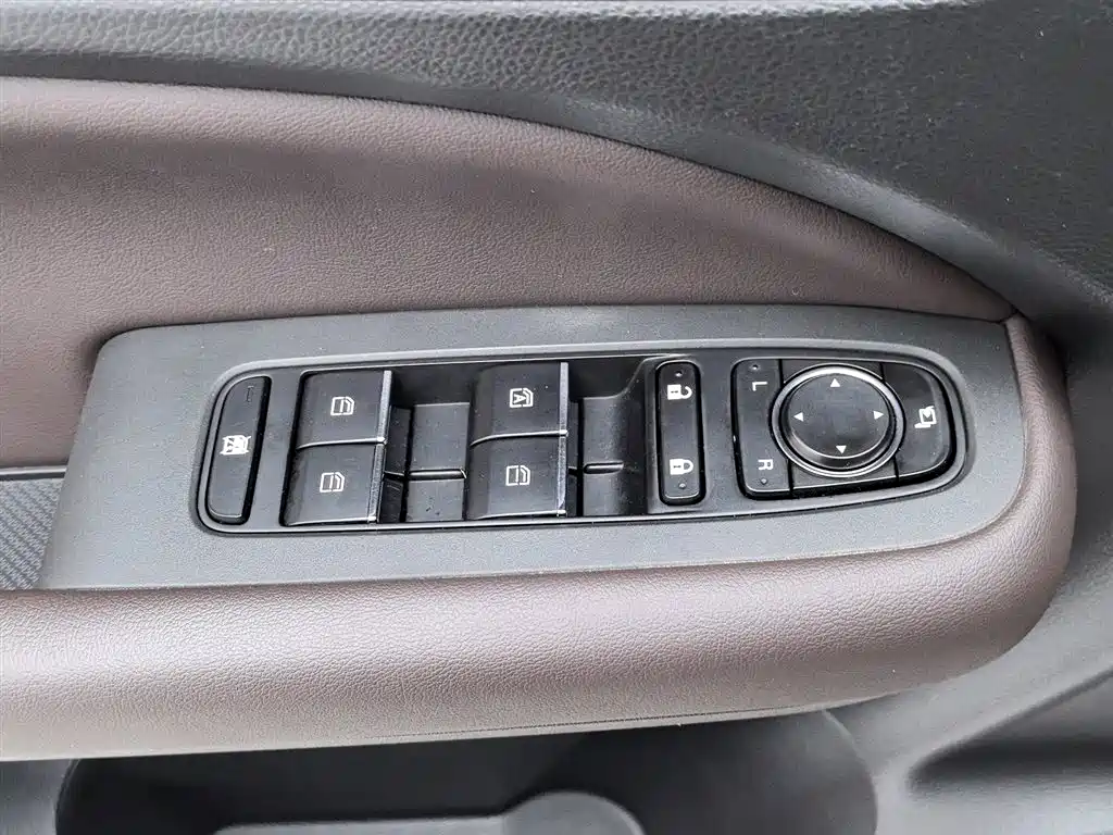 GAC Motor Trumpchi M6 2020 — фото 9