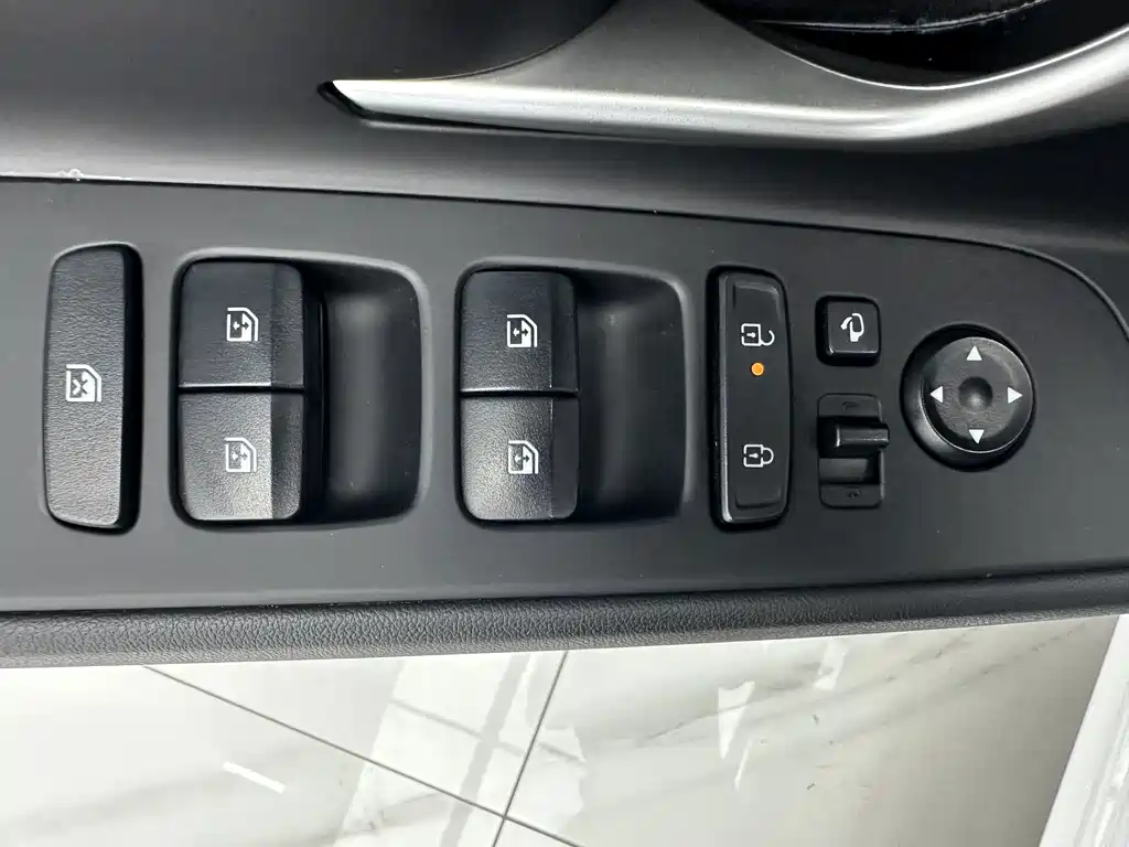 Hyundai Elantra 2024 — фото 12