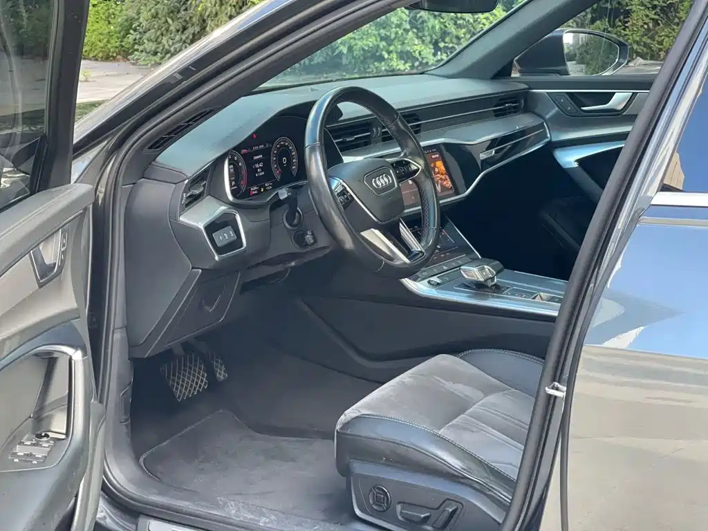Audi A6L 2022