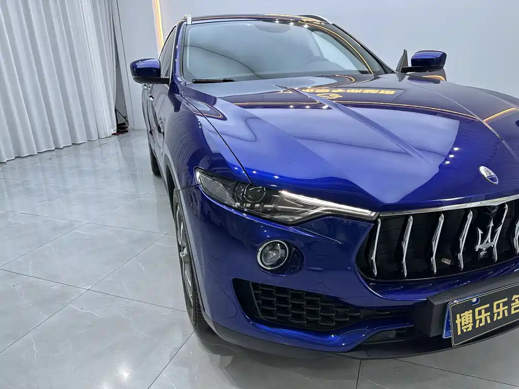 Maserati Levante 2019 — фото 18