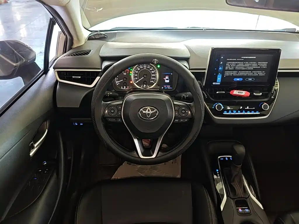 Toyota Corolla 2023 — фото 11