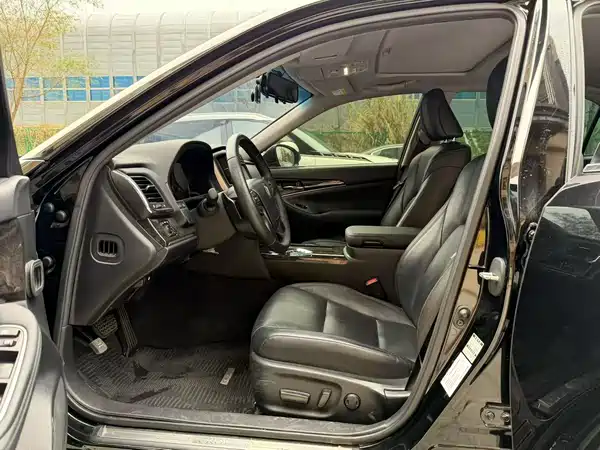 Toyota Crown 2020