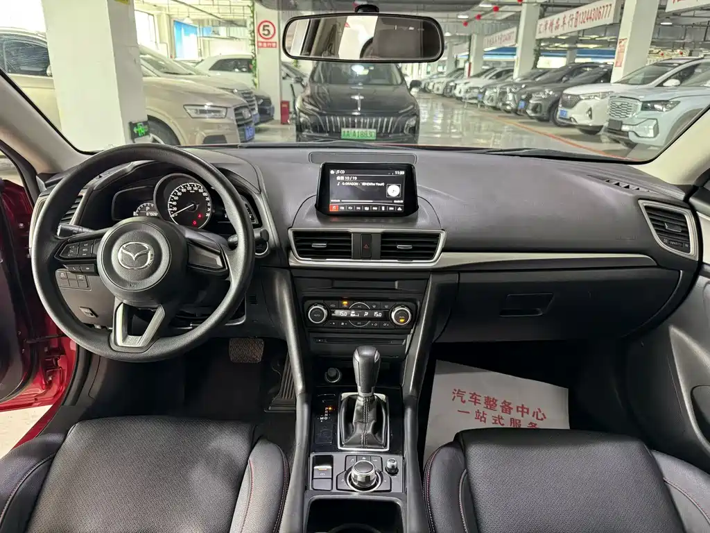 Mazda 3 Axela 2018 — фото 9