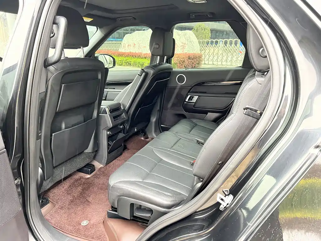 Land Rover Discovery 2017 — фото 15