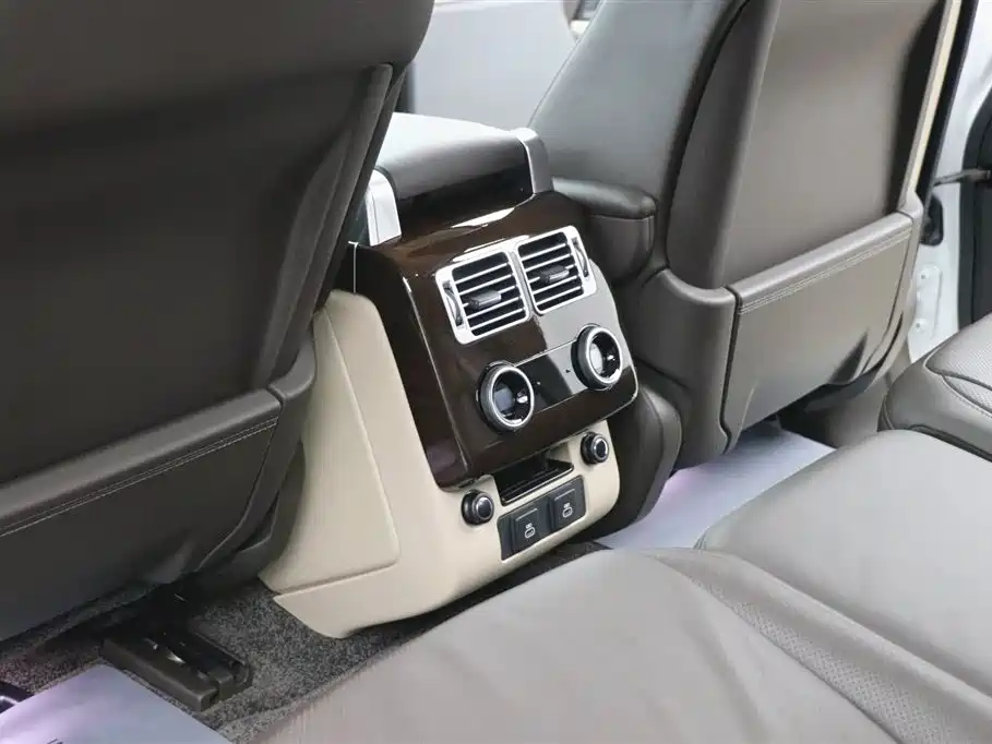 Land Rover Range Rover 2021 — фото 21