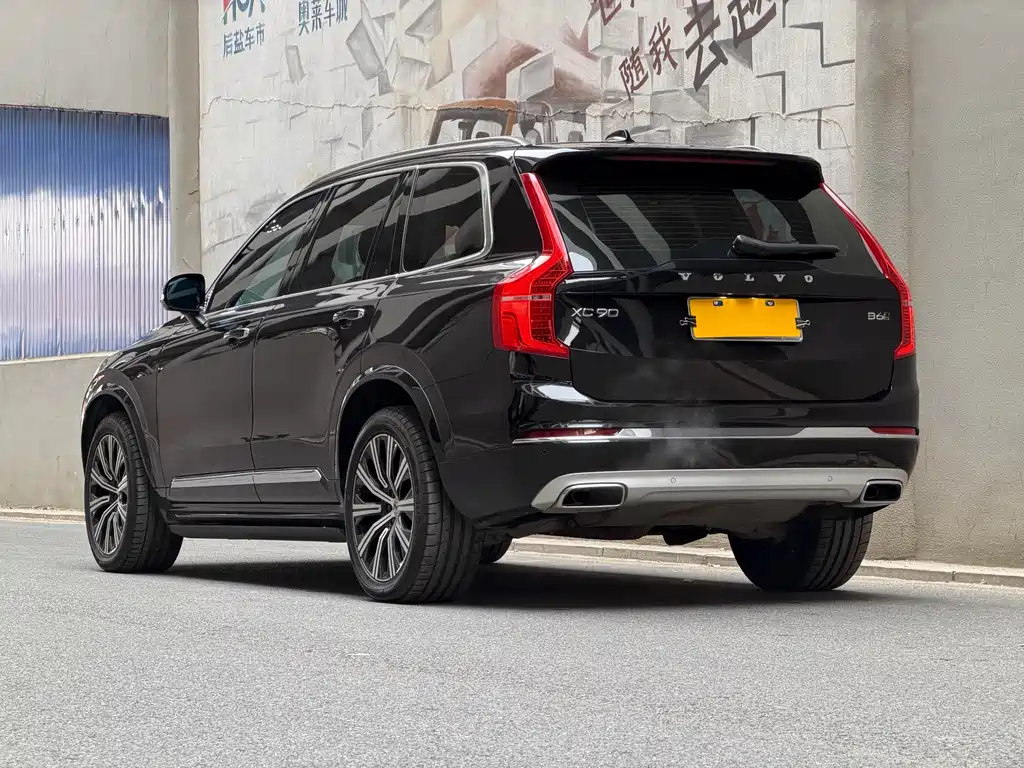 Volvo XC90 2023 — фото 3