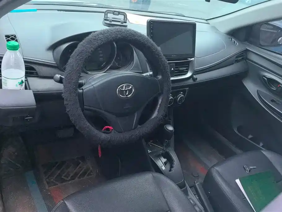Toyota Yaris L 2021 — фото 12