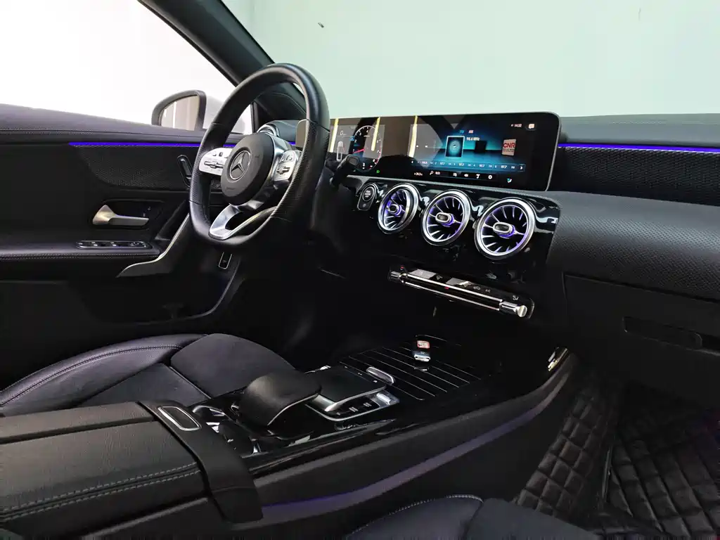 Mercedes-Benz A-Class 2020 — фото 9