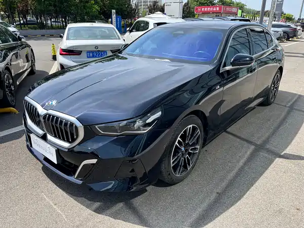BMW 5 Series 2025