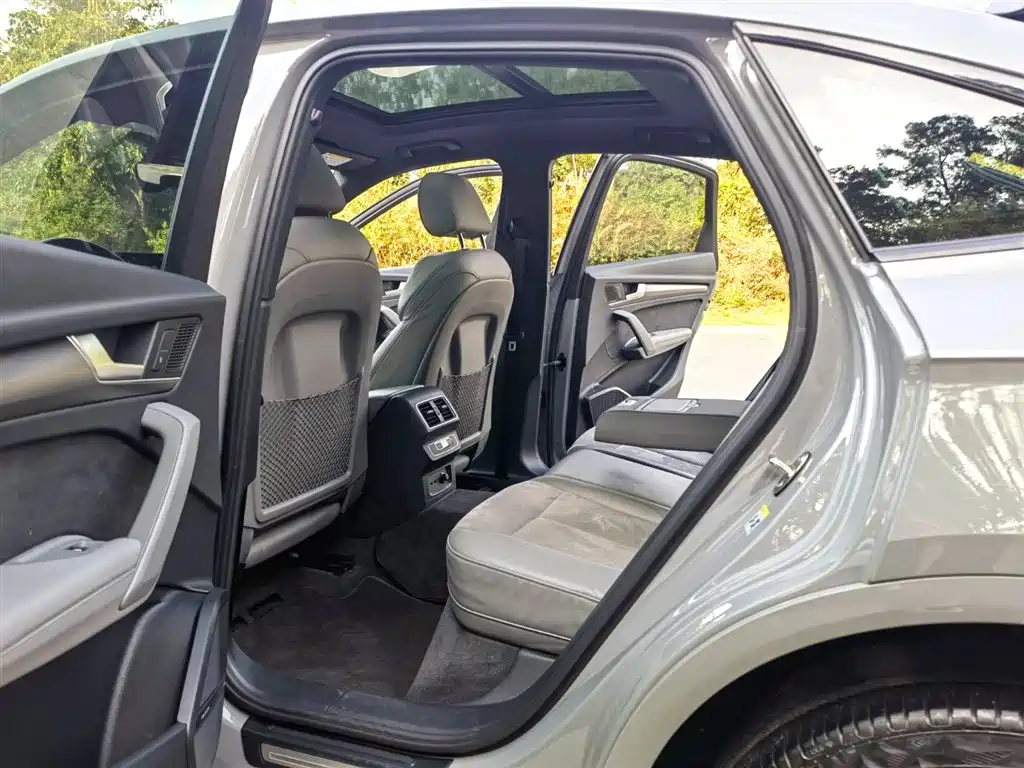 Audi Q5L Sportback 2022 — фото 10