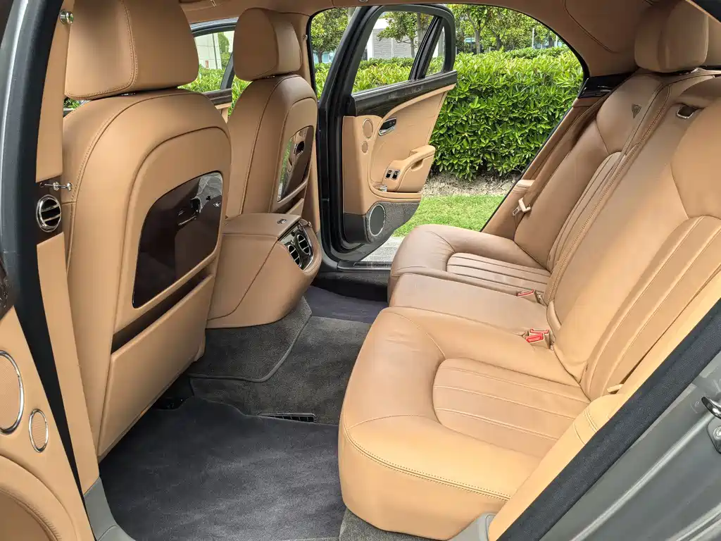 Bentley Mulsanne 2015 — фото 15
