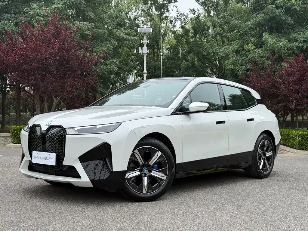 BMW iX 2025