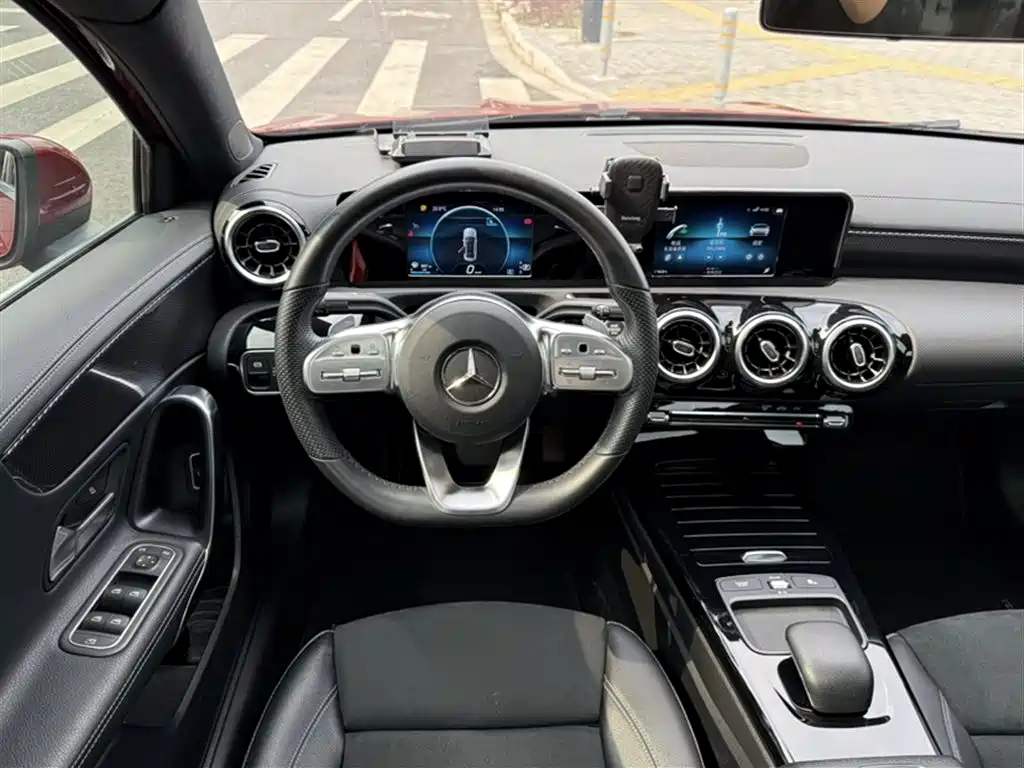 Mercedes-Benz A-Class 2020 — фото 3