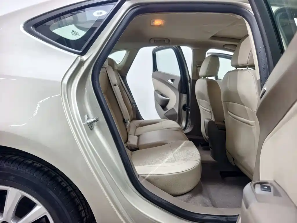 Buick Excelle GT 2013 — фото 16