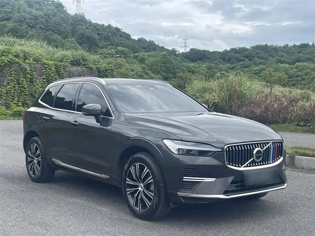 Volvo XC60 2022 — фото 4