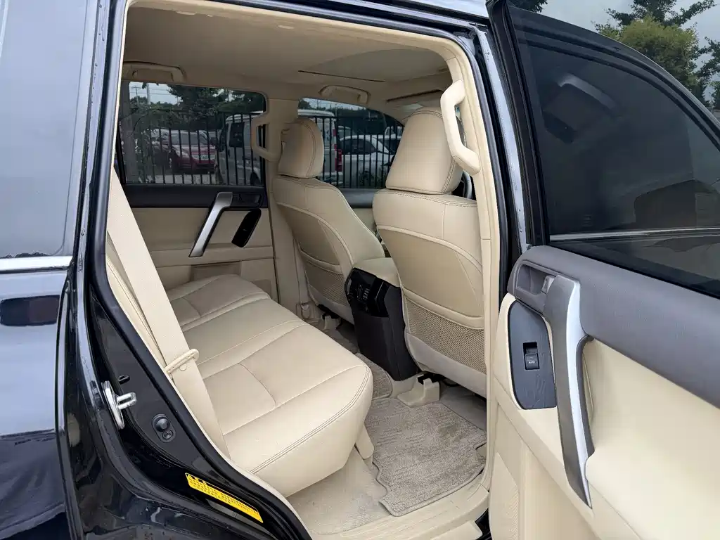 Toyota Prado 2015 — фото 11
