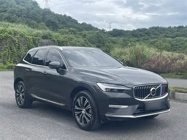 Volvo XC60 2022