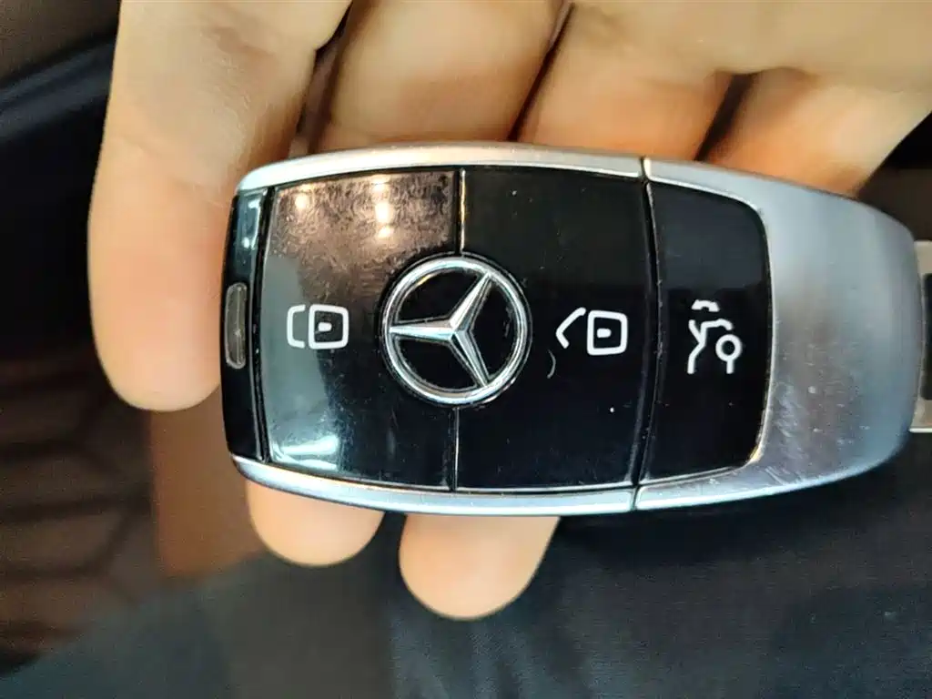 Mercedes-Benz E-Class 2020 — фото 9