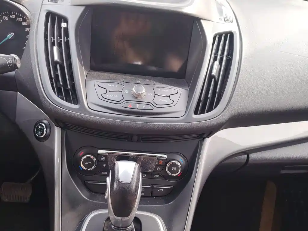 Ford Kuga 2016 — фото 15
