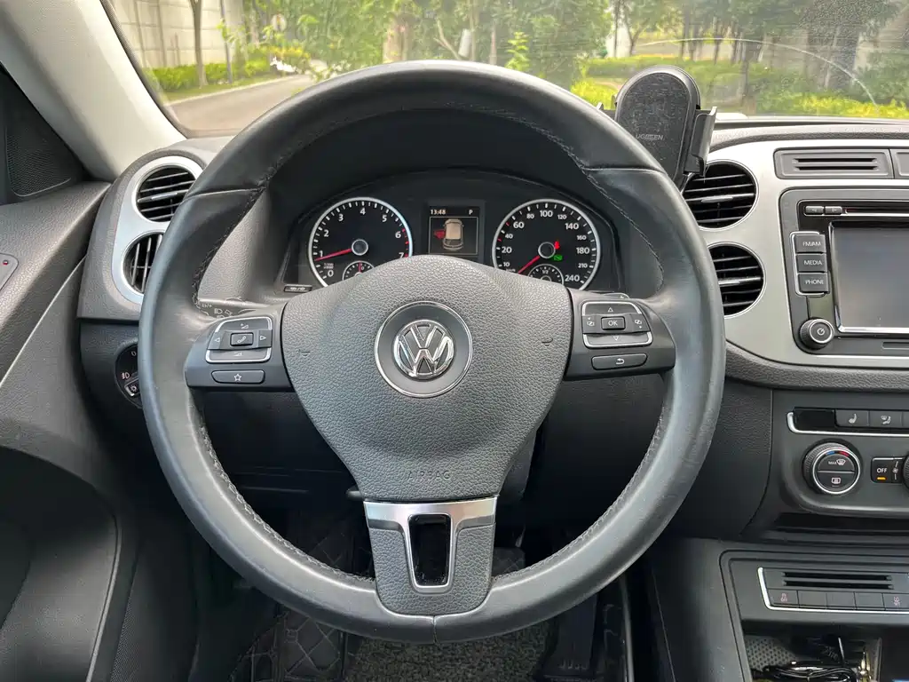 Volkswagen Tiguan 2016 — фото 13
