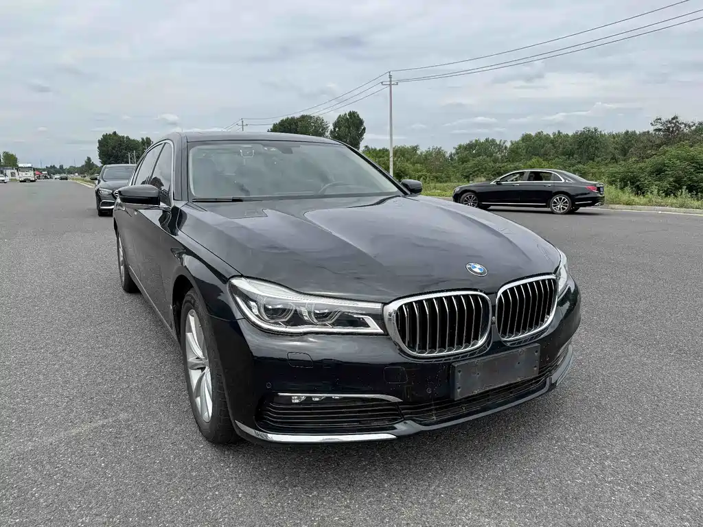 BMW 7 Series 2017 — фото 3