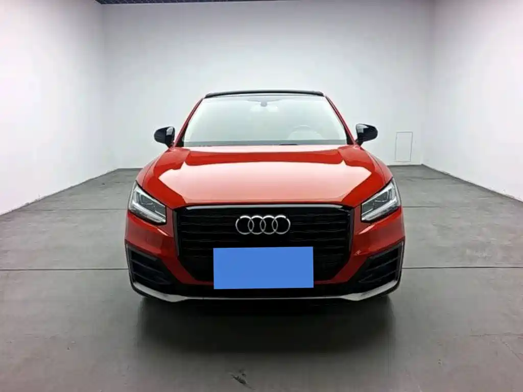 Audi Q2L 2021 — фото 1