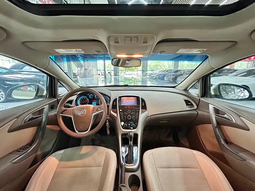 Buick Excelle 2013