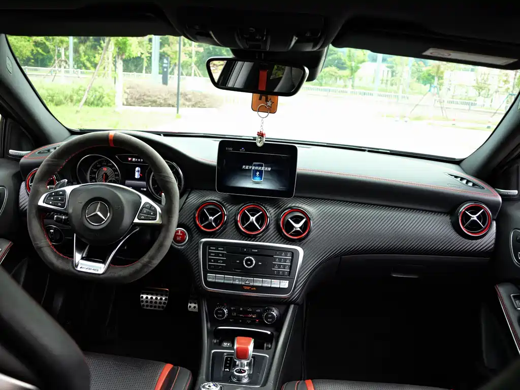 Mercedes-Benz A-Class AMG 2018 — фото 21