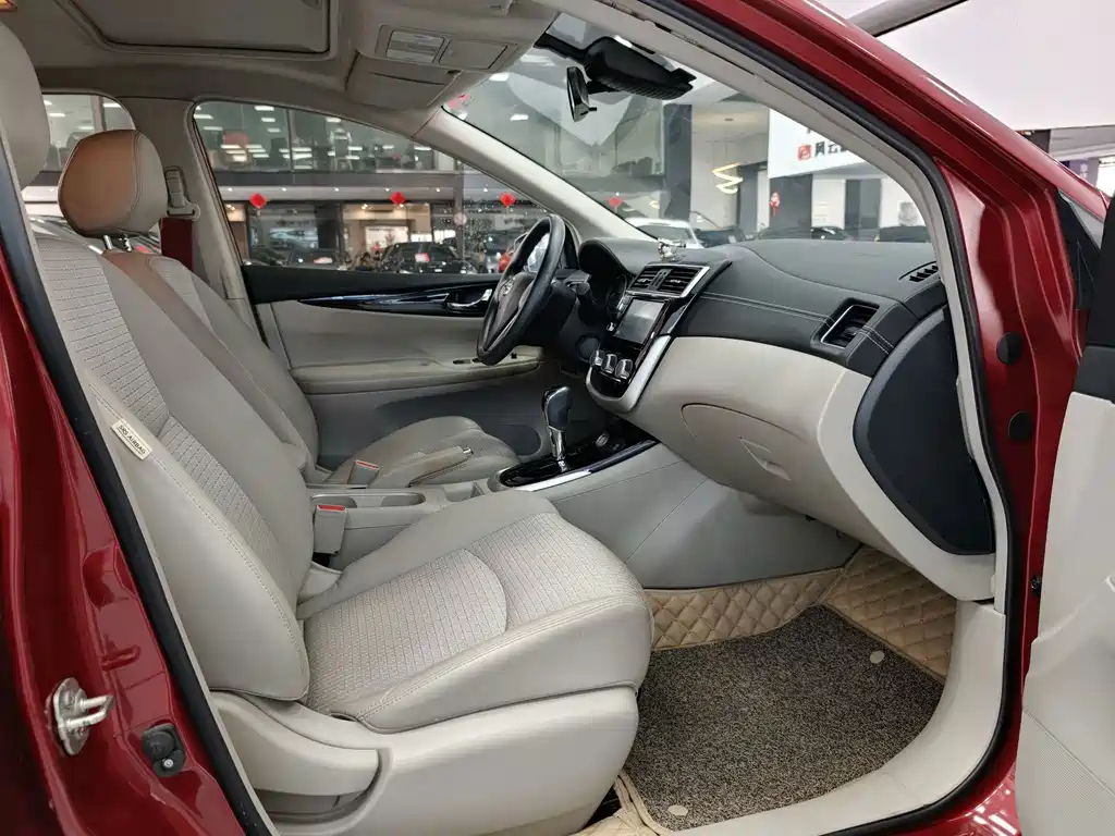 Nissan Tiida 2016 — фото 17