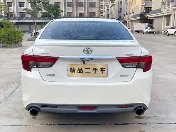 Toyota Reiz 2015