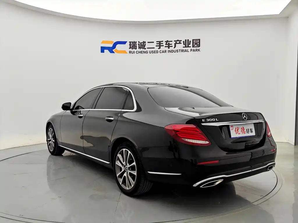 Mercedes-Benz E-Class 2018 — фото 17
