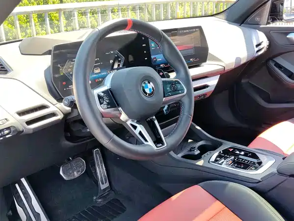 BMW M235L 2025