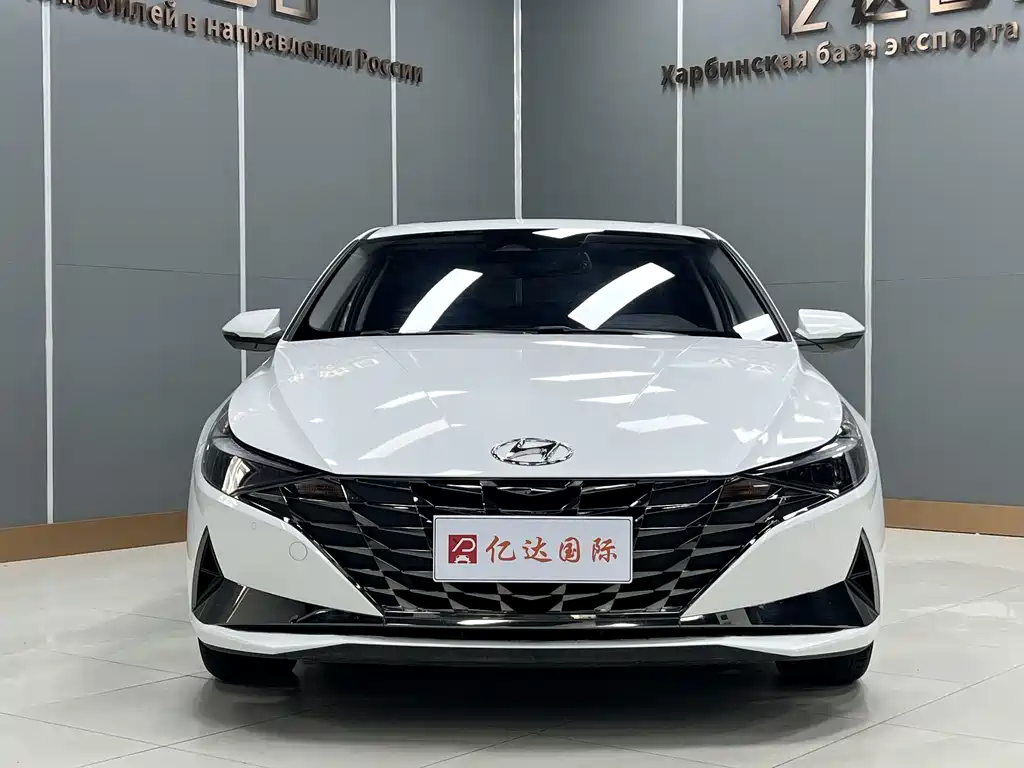 Hyundai Elantra 2022 — фото 2