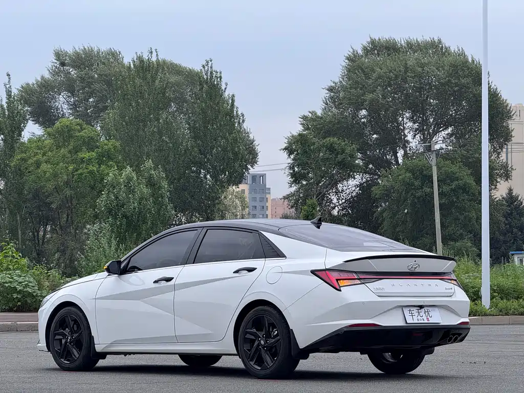 Hyundai Elantra 2023