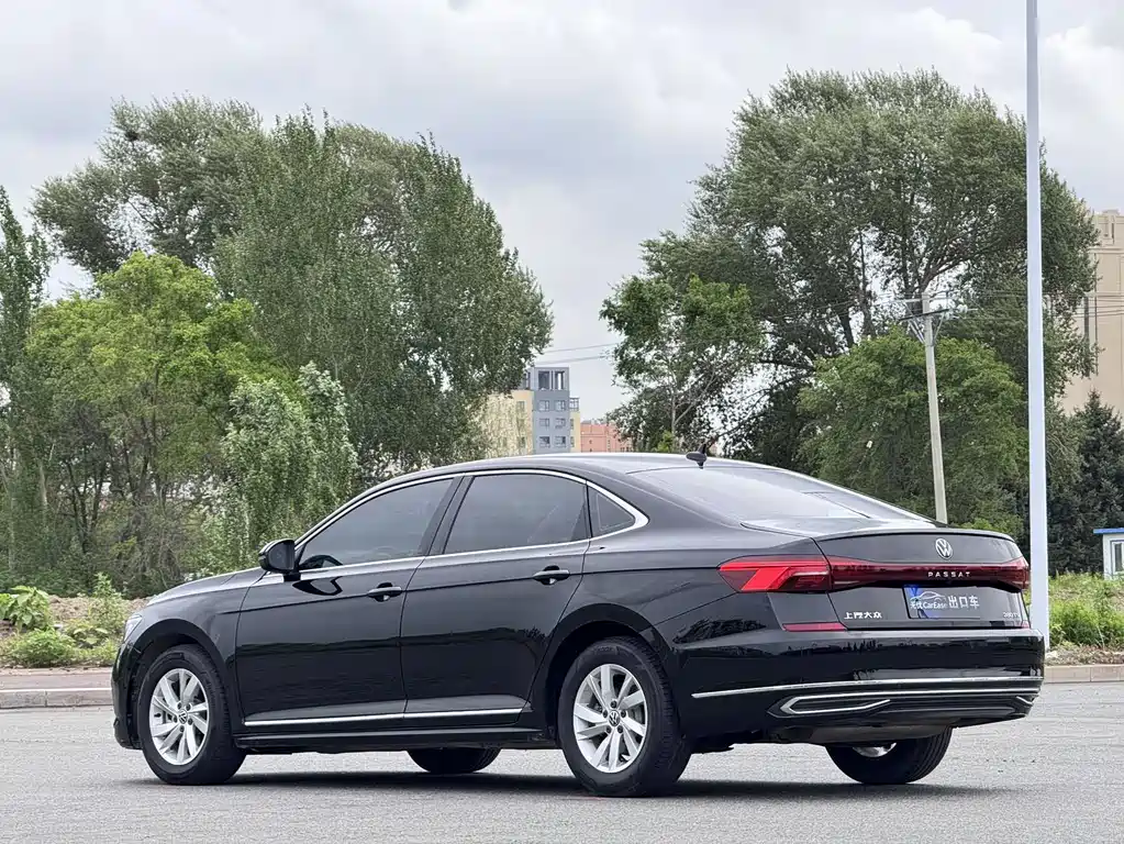 Volkswagen Passat 2022 — фото 6