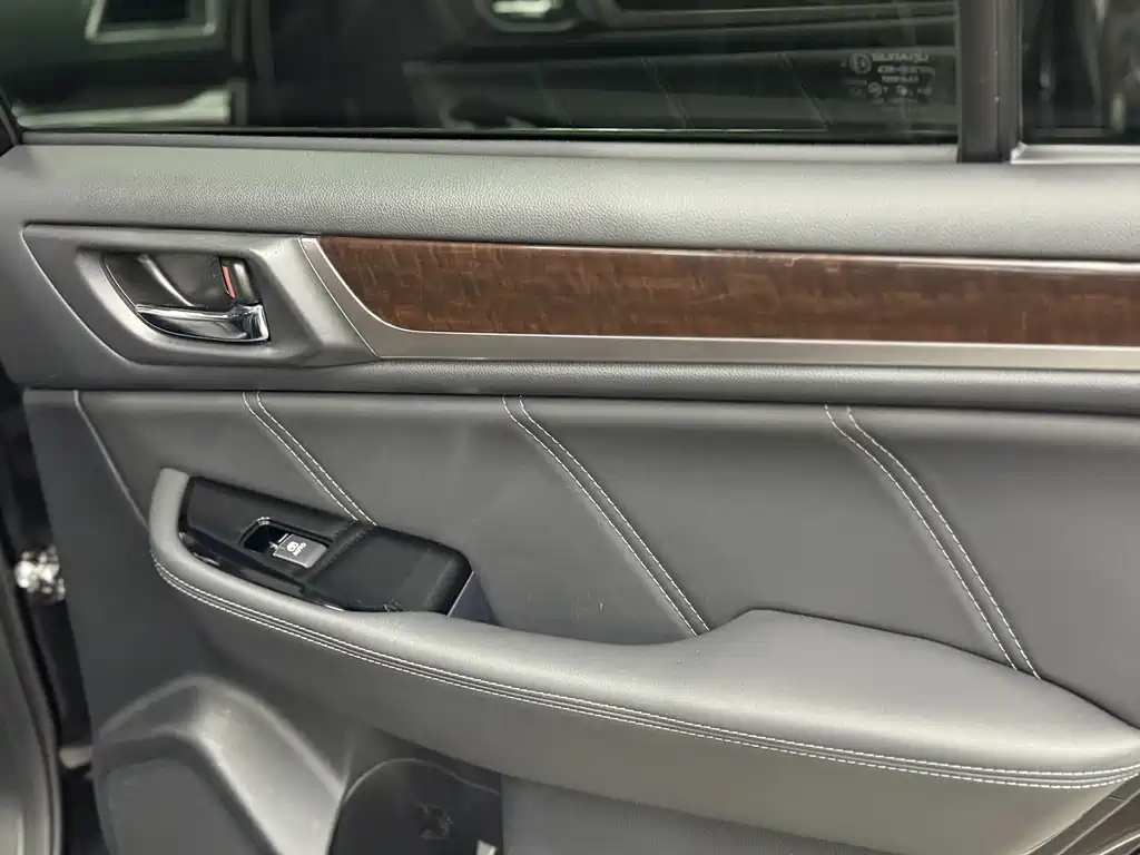 Subaru Outback 2017 — фото 10