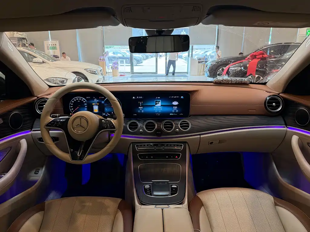 Mercedes-Benz E-Class 2022 — фото 13