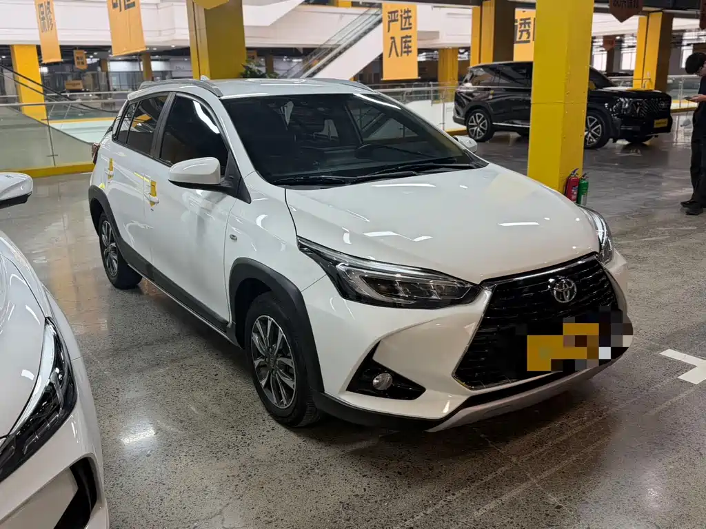 Toyota Yaris L 2022