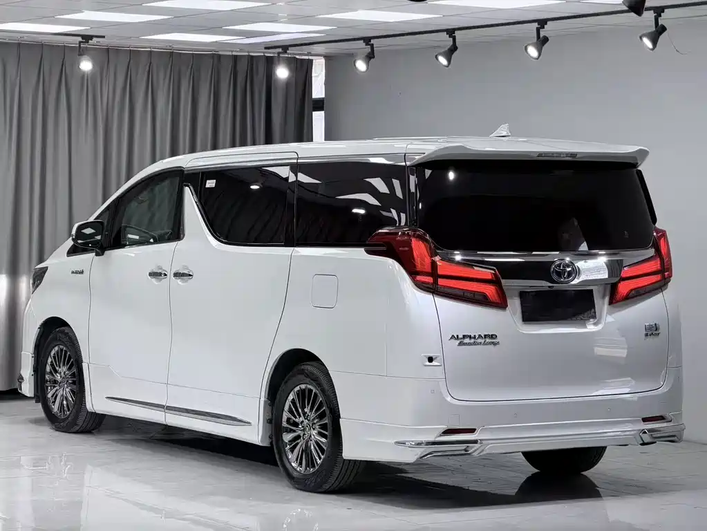 Toyota Vellfire 2021 — фото 11