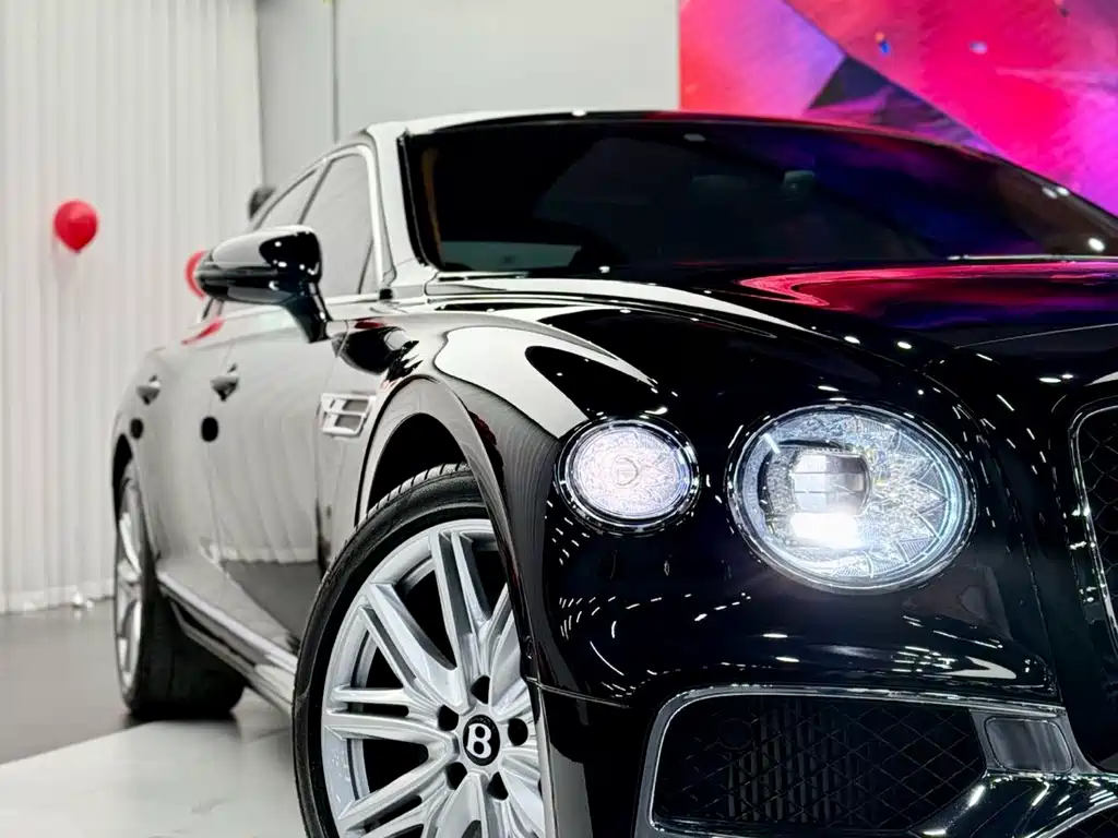 Bentley Flying Spur 2021 — фото 16