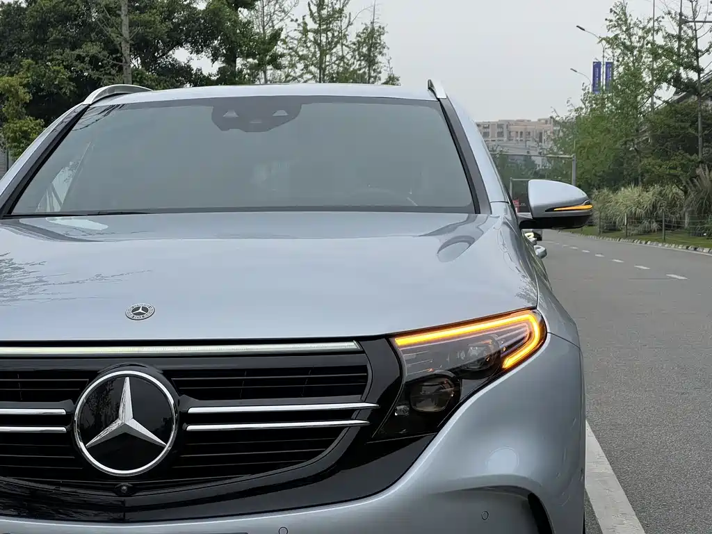 Mercedes-Benz EQC 2021 — фото 3