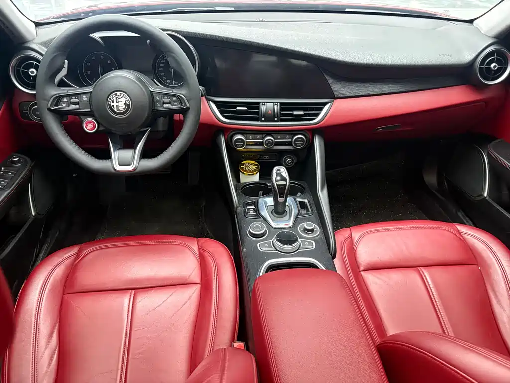 Alfa Romeo Giulia 2020 — фото 7