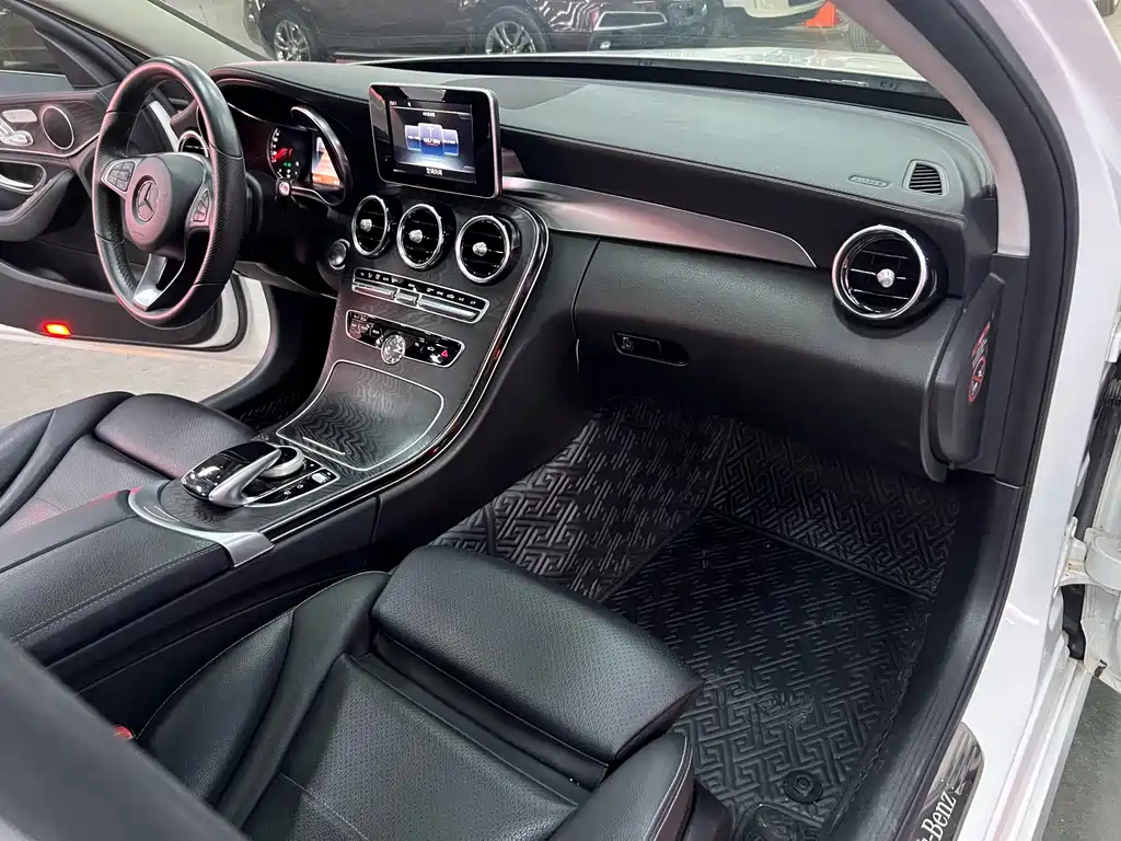 Mercedes-Benz C-Class 2017 — фото 9