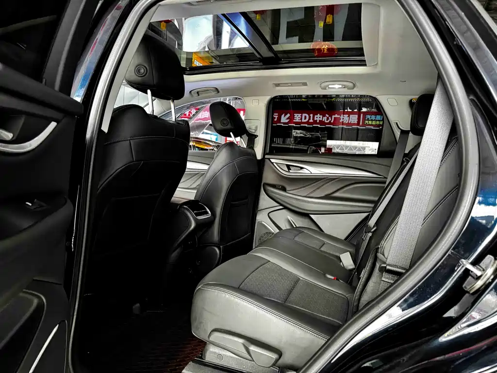 Buick Enclave 2023 — фото 10