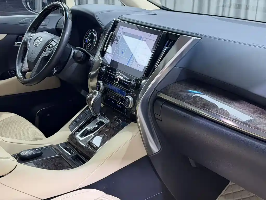 Toyota Vellfire 2021 — фото 8