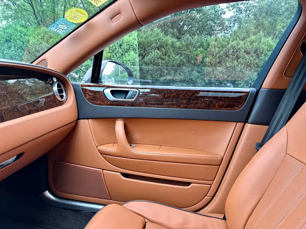 Bentley Flying Spur 2012 — фото 28