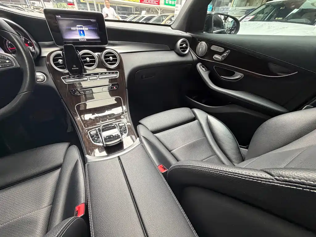 Mercedes-Benz GLC 2018 — фото 26