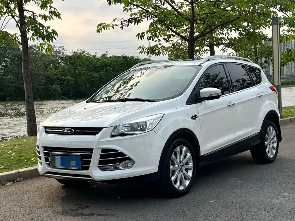 Ford Kuga 2014 — фото 1