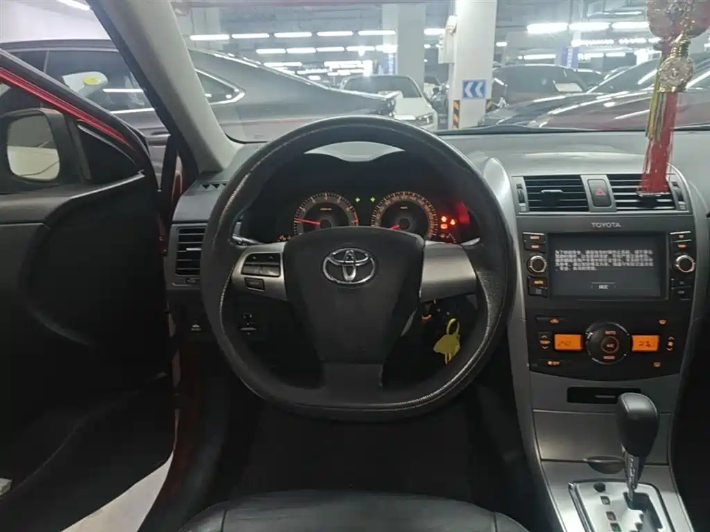 Toyota Corolla 2014 — фото 11